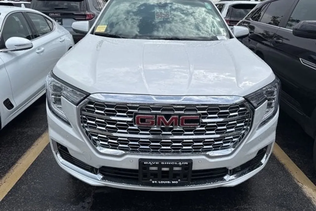 2024 Gmc Terrain Denali photo 1
