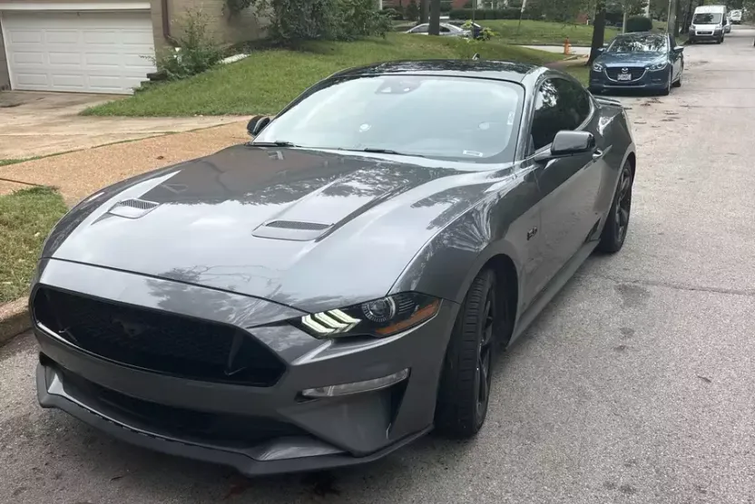2021 Ford Mustang GT photo 1