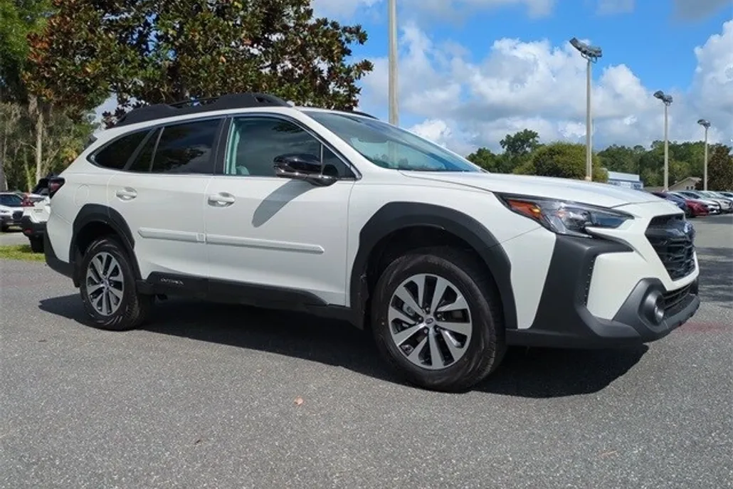 2025 Subaru Outback Premium photo 1