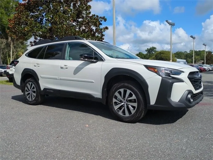 2025 Subaru Outback Premium photo 1