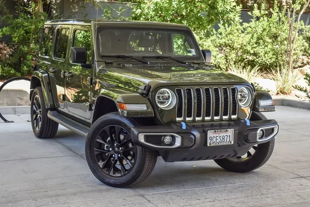 2022 Jeep Wrangler Unlimited Sahara 4xe photo 1