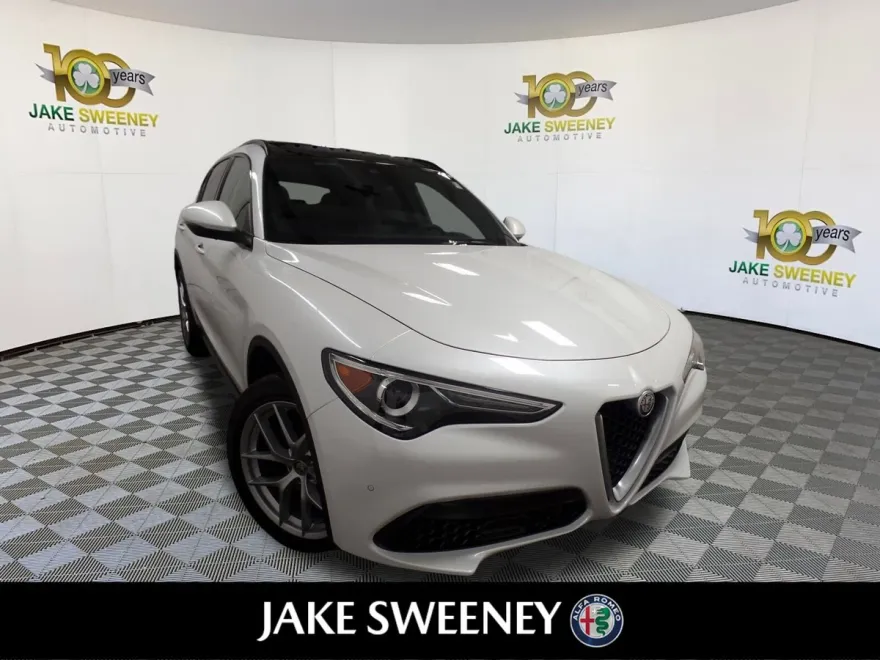 2018 Alfa Romeo Stelvio Ti photo 1