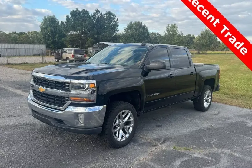 2016 Chevrolet Silverado 1500 LT photo 1