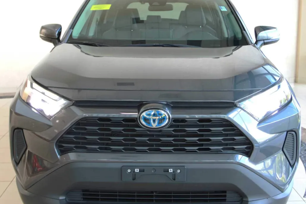 2022 Toyota RAV4 Hybrid XLE photo 1
