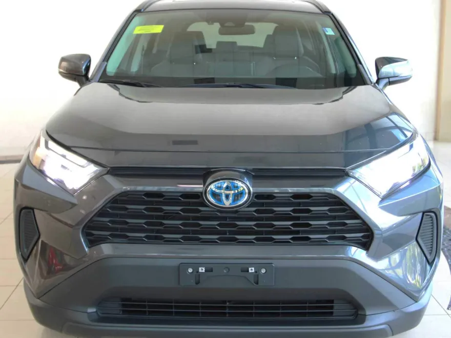 2022 Toyota RAV4 Hybrid XLE photo 1