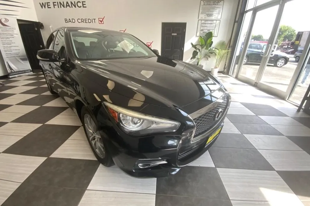 2015 Infiniti Q50 Premium AWD photo 1