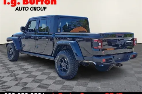2025 Jeep Gladiator Willys photo 3