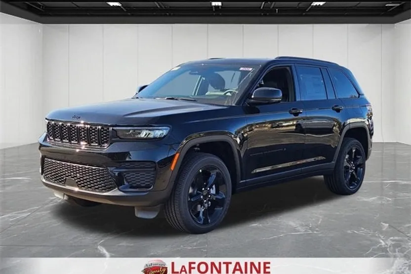 2025 Jeep Grand Cherokee Altitude photo 1