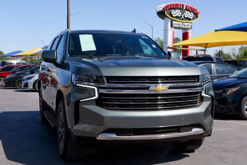 2023 Chevrolet Tahoe LT photo 1