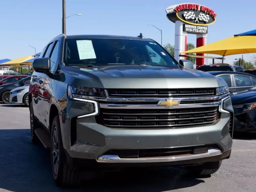 2023 Chevrolet Tahoe LT photo 1