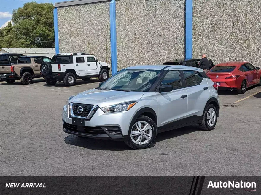 2020 Nissan Kicks S photo 1