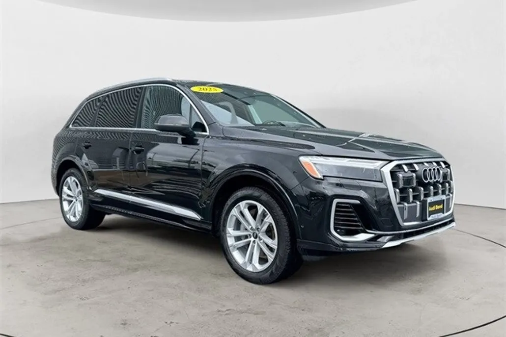 2025 Audi Q7 55 Premium Plus photo 1