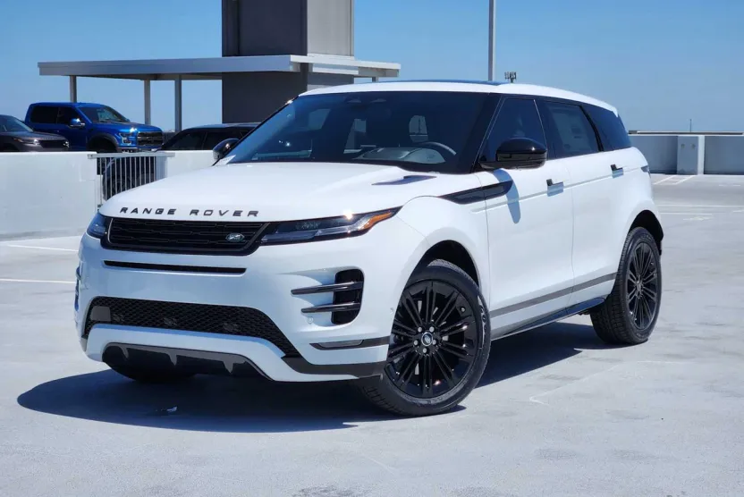2026 Land Rover Range Rover Evoque Dynamic SE photo 1