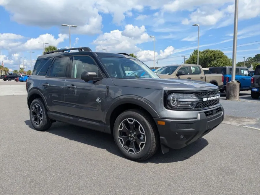 2025 Ford Bronco Sport Outer Banks photo 1