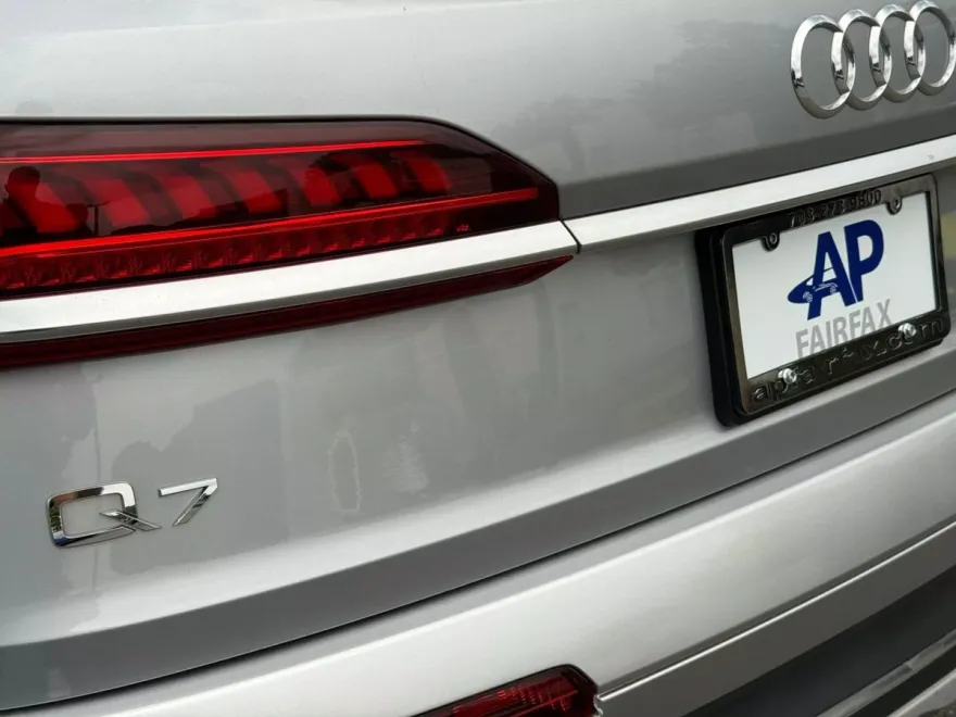 2022 Audi Q7 45 Premium Plus photo 7