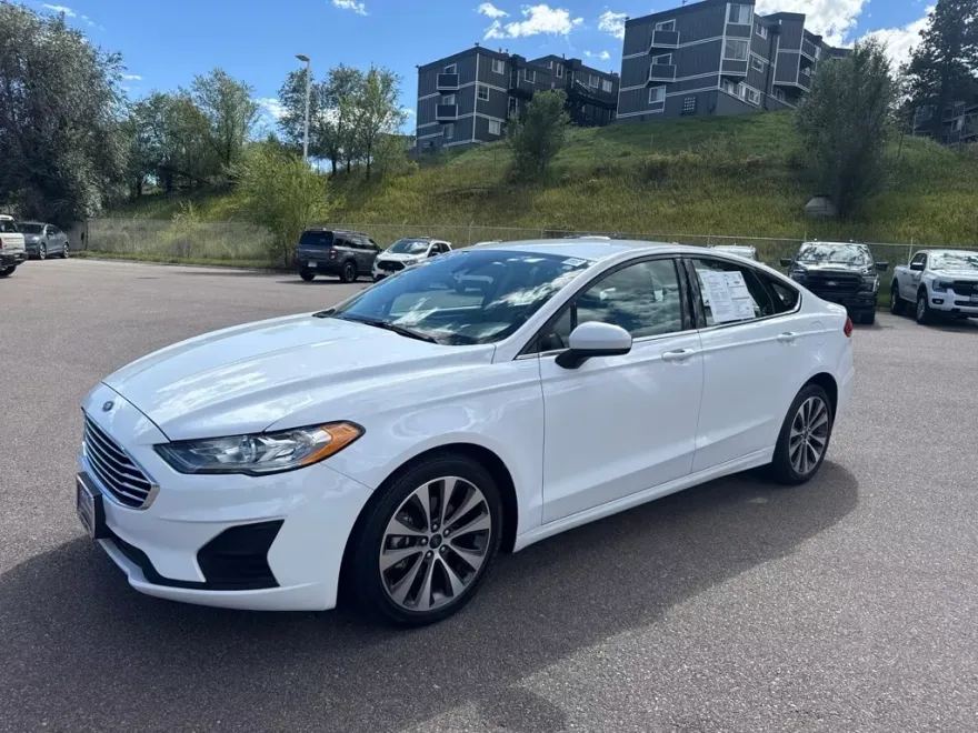 2020 Ford Fusion SE photo 1