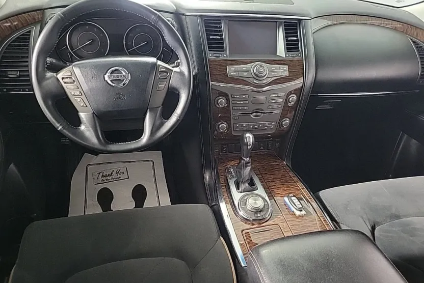 2017 Nissan Armada SV photo 1