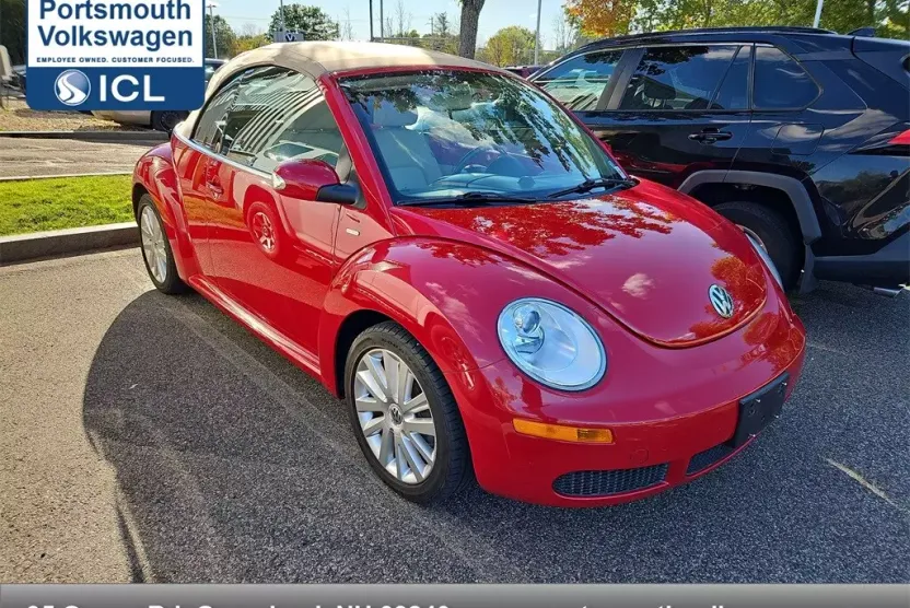 2010 Volkswagen Beetle 2.5L Convertible photo 1
