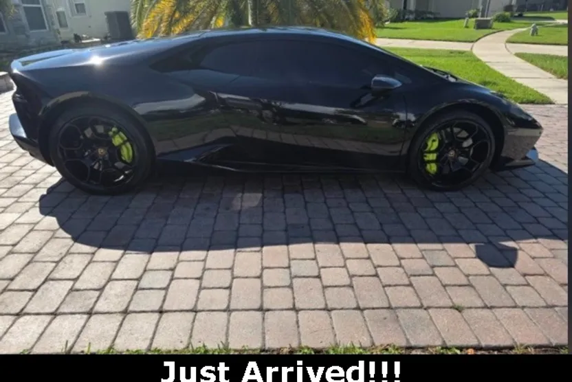 2016 Lamborghini Huracan Coupe photo 1