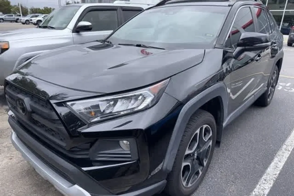 2019 Toyota RAV4 Adventure photo 1