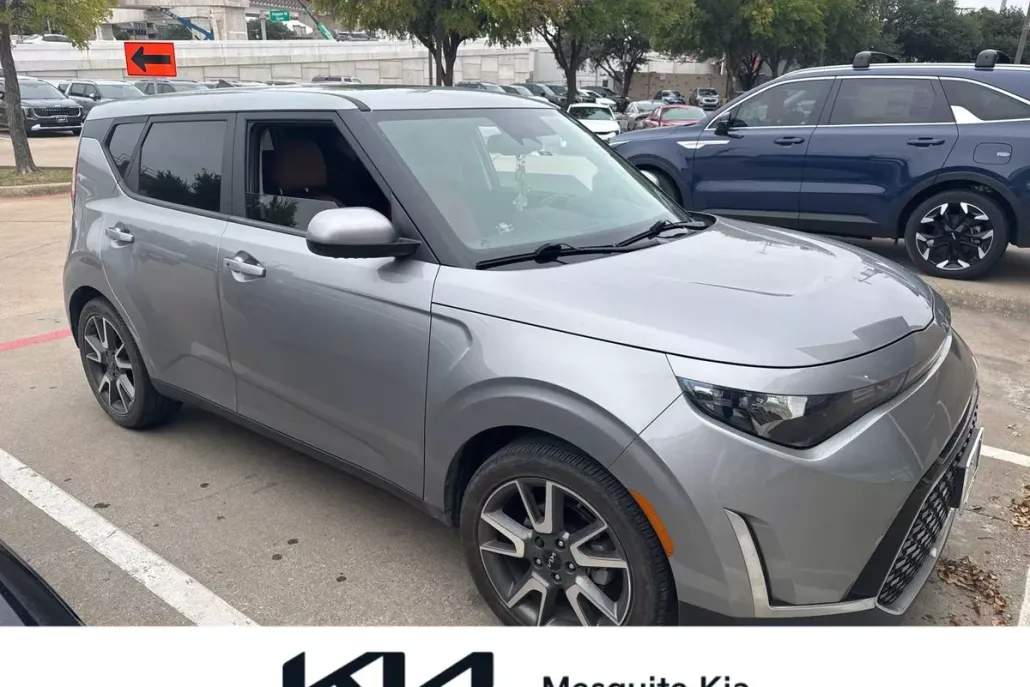 2024 Kia Soul EX photo 1