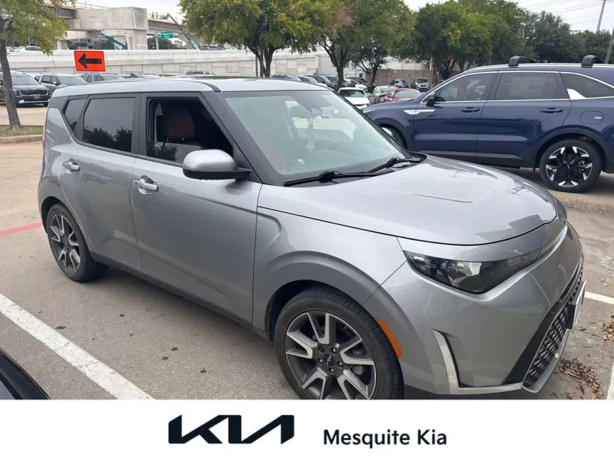 2024 Kia Soul EX photo 1