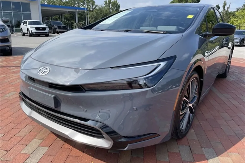 2024 Toyota Prius Limited photo 1