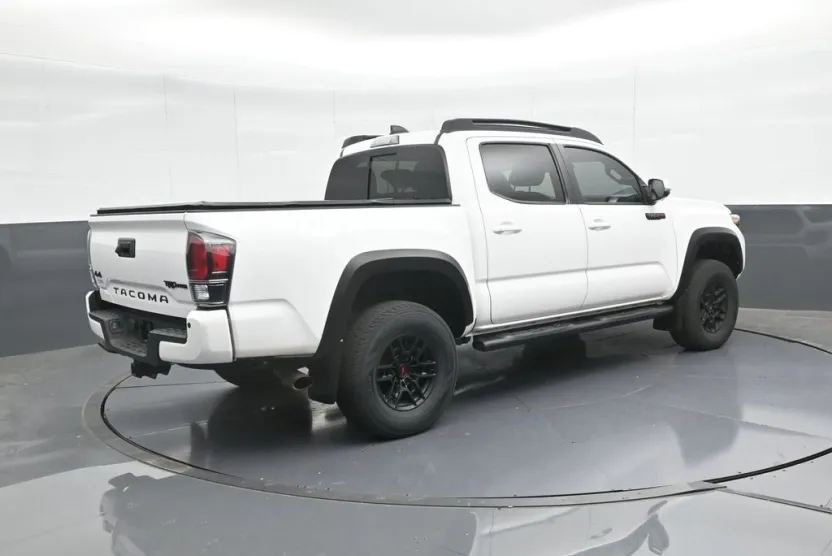 2021 Toyota Tacoma TRD Pro V6 photo 1