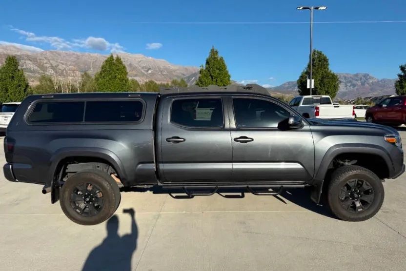 2020 Toyota Tacoma TRD Sport photo 1