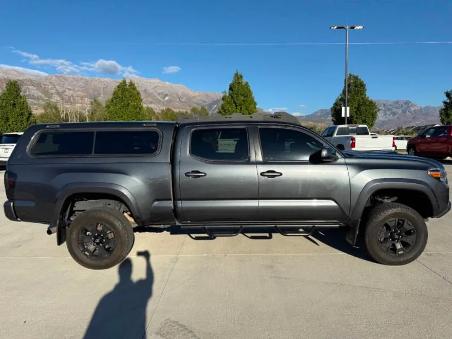 2020 Toyota Tacoma TRD Sport photo 1