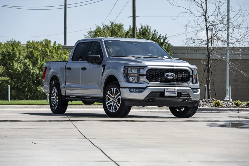 2023 Ford F-150 XL photo 1