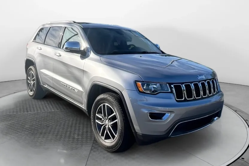 2017 Jeep Grand Cherokee Limited photo 1
