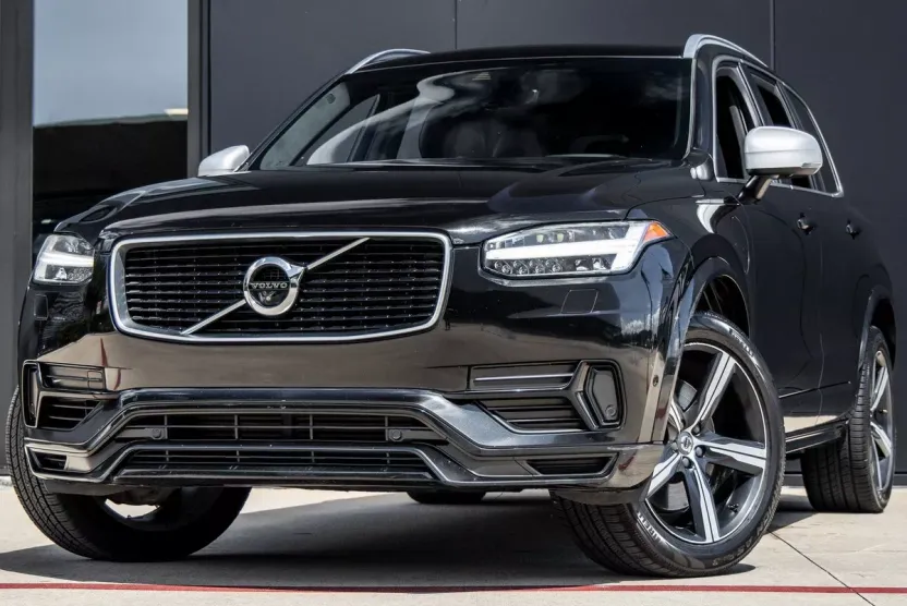 2017 Volvo XC90 T8 R-Design photo 1