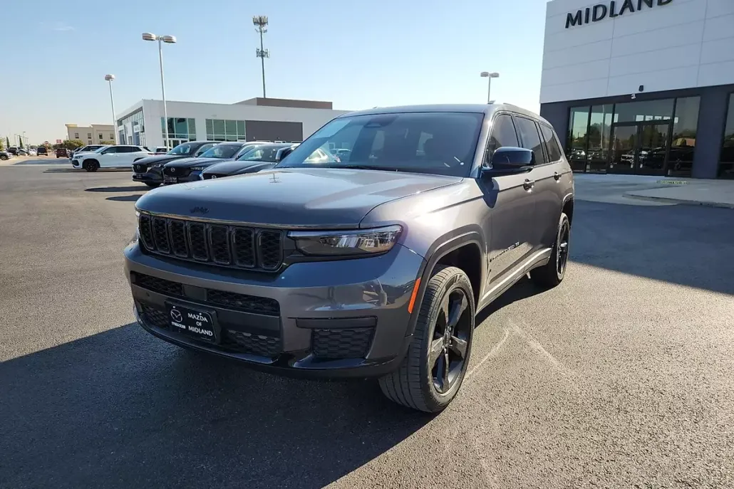 2022 Jeep Cherokee Laredo photo 1