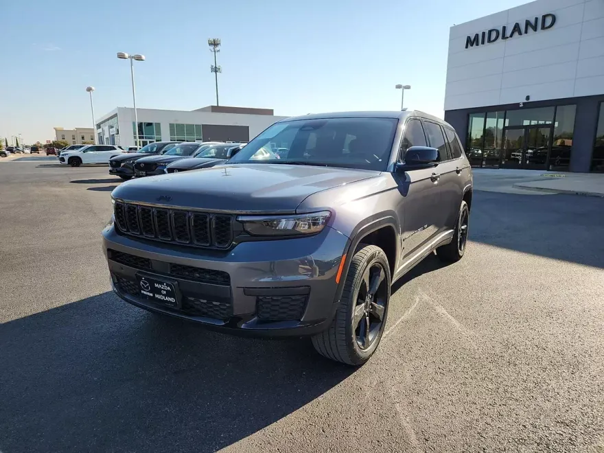 2022 Jeep Cherokee Laredo photo 1