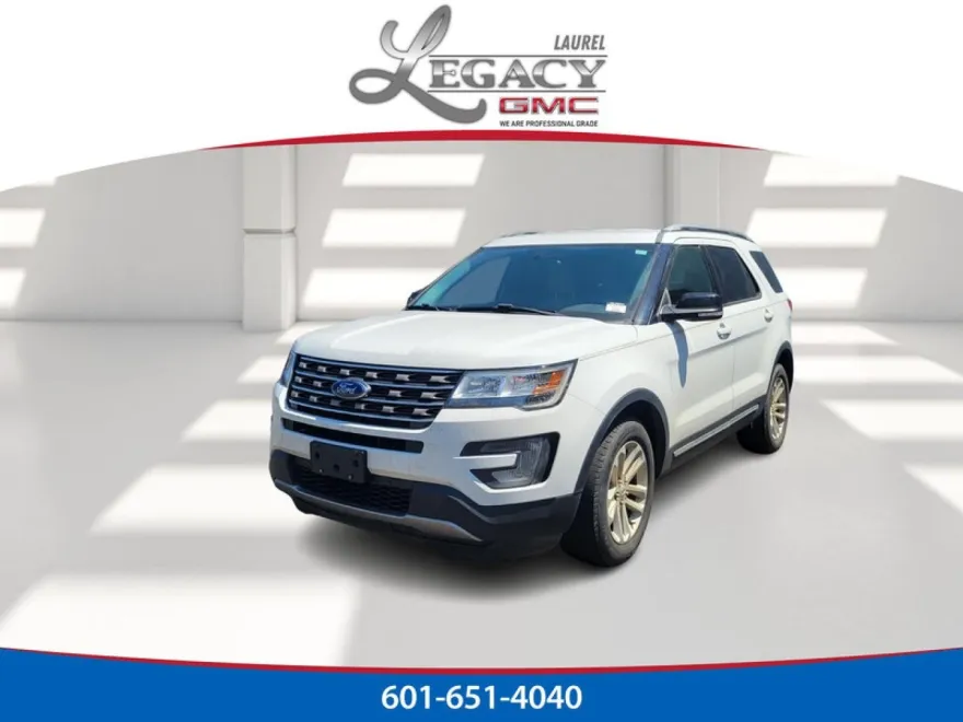 2017 Ford Explorer XLT photo 1