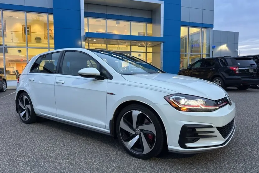 2018 Volkswagen Golf GTI S photo 1