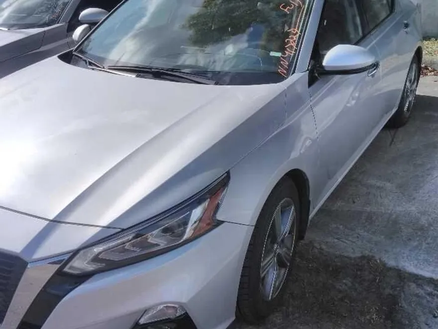 2022 Nissan Altima 2.5 SL photo 1