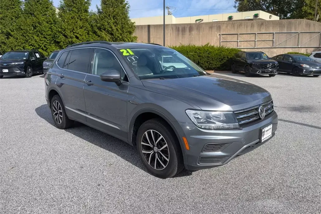 2021 Volkswagen Tiguan SE photo 1