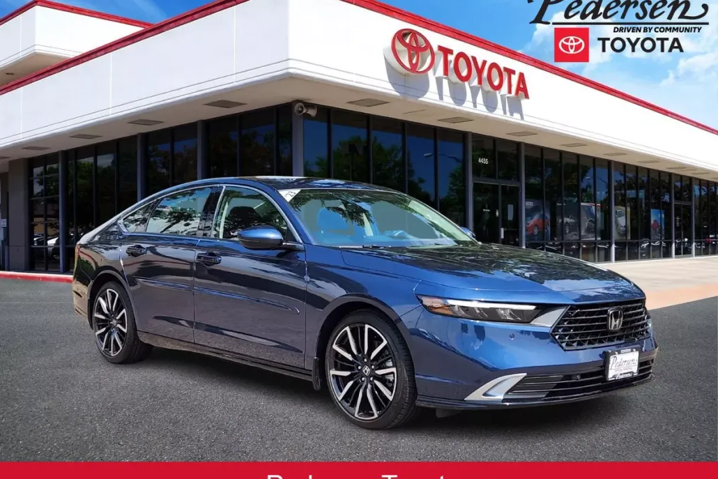 2023 Honda Accord Hybrid Touring photo 1