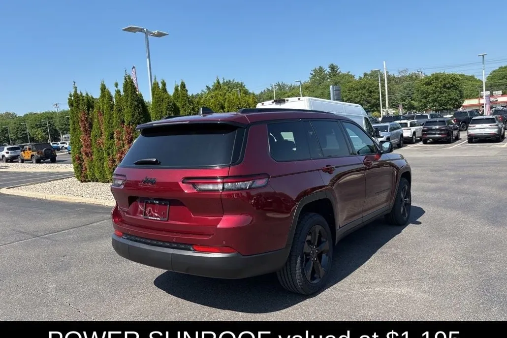 2022 Jeep Grand Cherokee Altitude photo 1