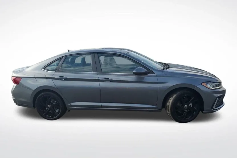 2025 Volkswagen Jetta 1.5T SE photo 1