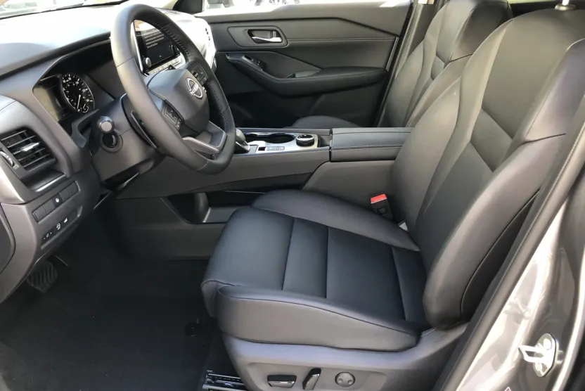2026 Nissan Rogue SV photo 1