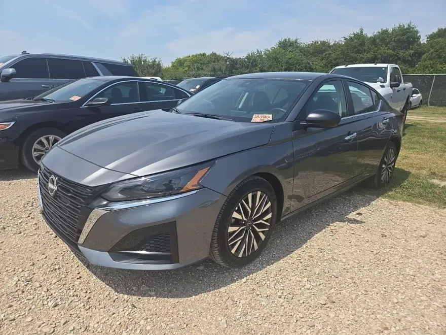 2025 Nissan Altima 2.5 SV photo 1