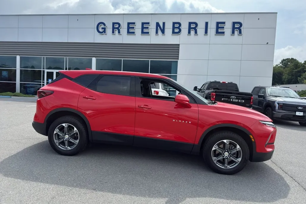 2024 Chevrolet Blazer 2LT photo 1
