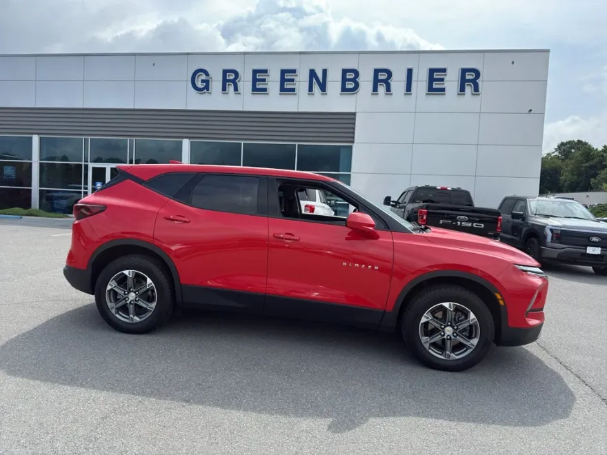 2024 Chevrolet Blazer 2LT photo 1