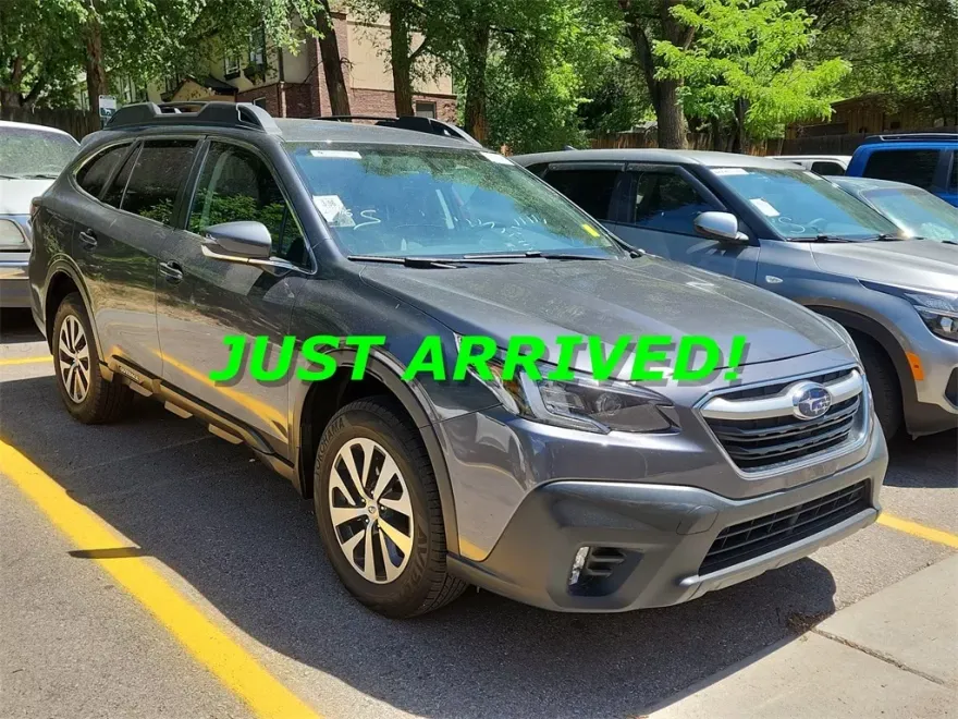 2022 Subaru Outback Premium photo 1