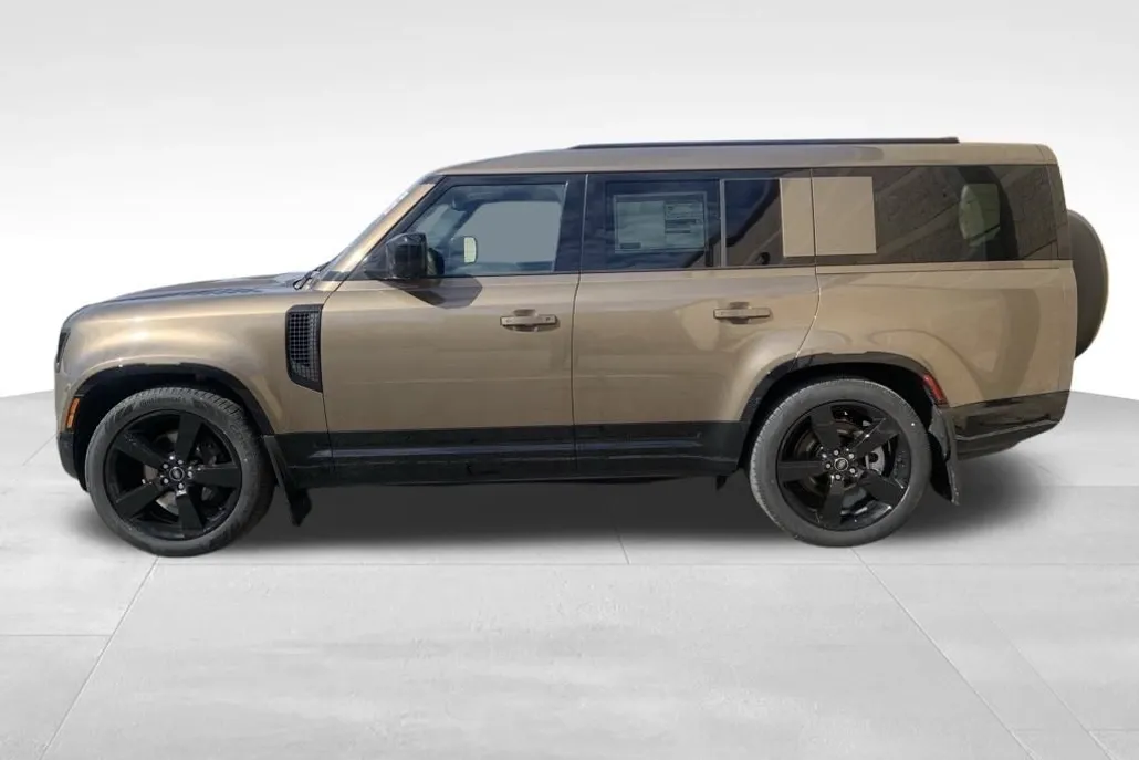 2025 Land Rover Defender 130 X-Dynamic SE photo 1