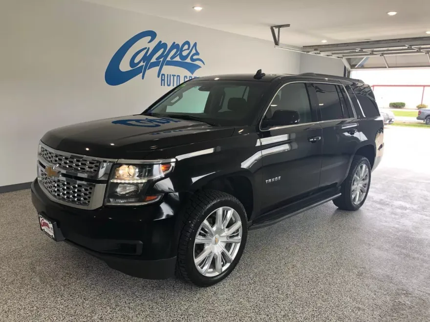 2017 Chevrolet Tahoe LT photo 1