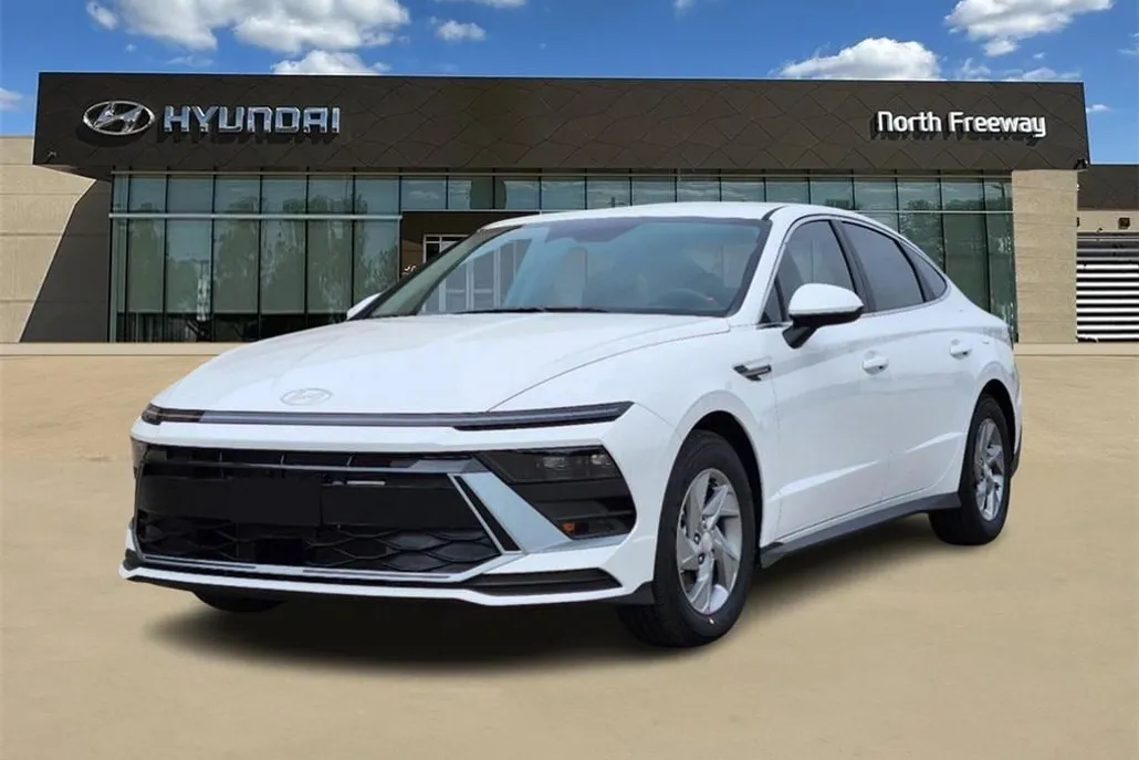 2025 Hyundai Sonata SE photo 1